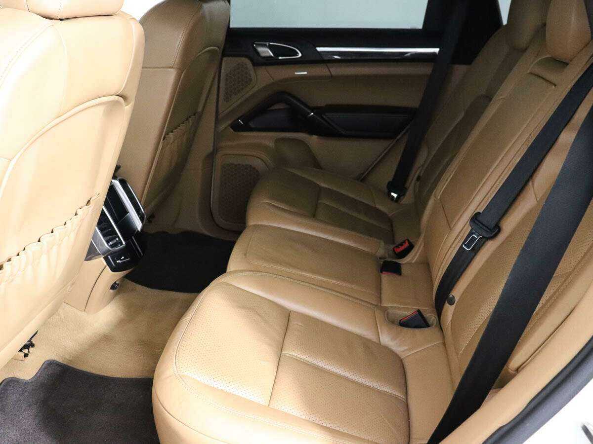 Porsche Cayenne с пробегом — 2010 год. Фото: #8