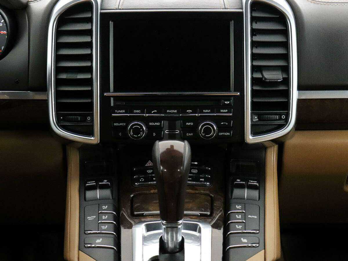 Porsche Cayenne с пробегом — 2010 год. Фото: #11