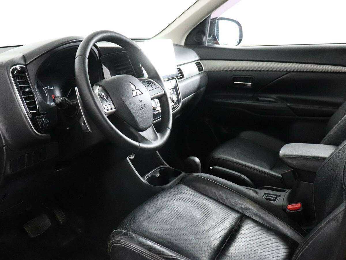 Mitsubishi Outlander с пробегом — 2012 год. Фото: #6