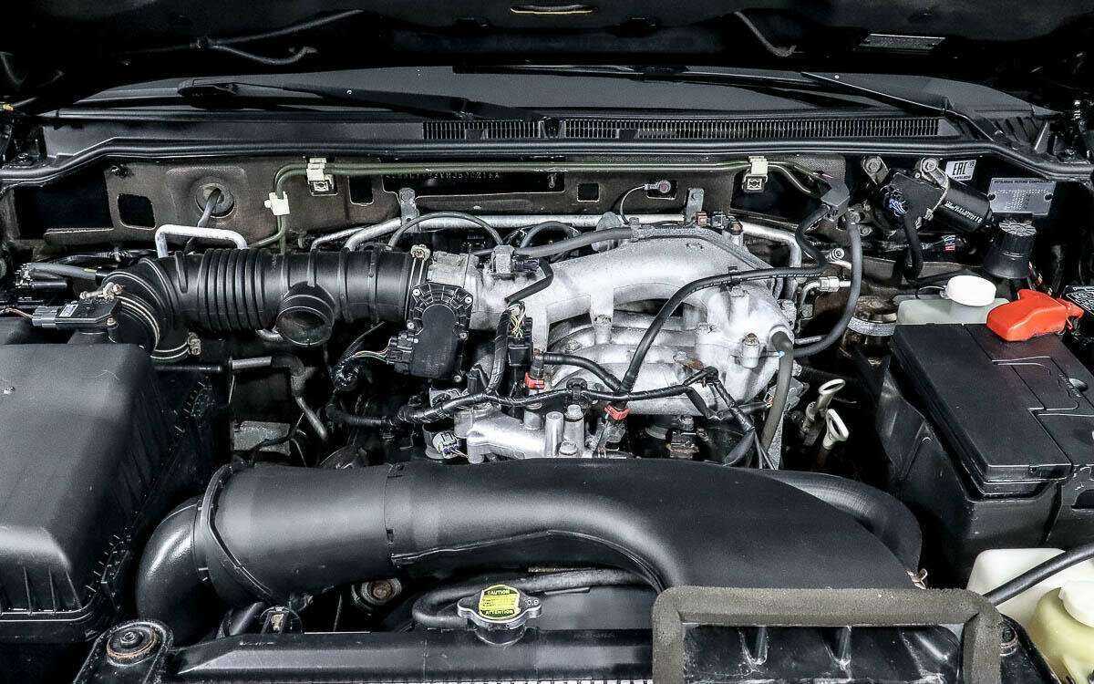 Mitsubishi Pajero с пробегом — 2017 год. Фото: #12