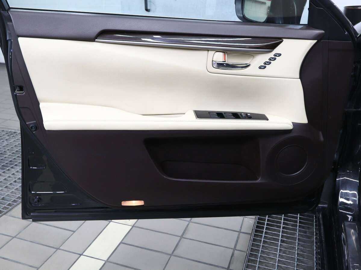 Lexus ES с пробегом — 2016 год. Фото: #4