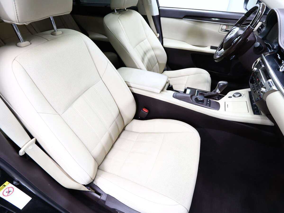 Lexus ES с пробегом — 2016 год. Фото: #11