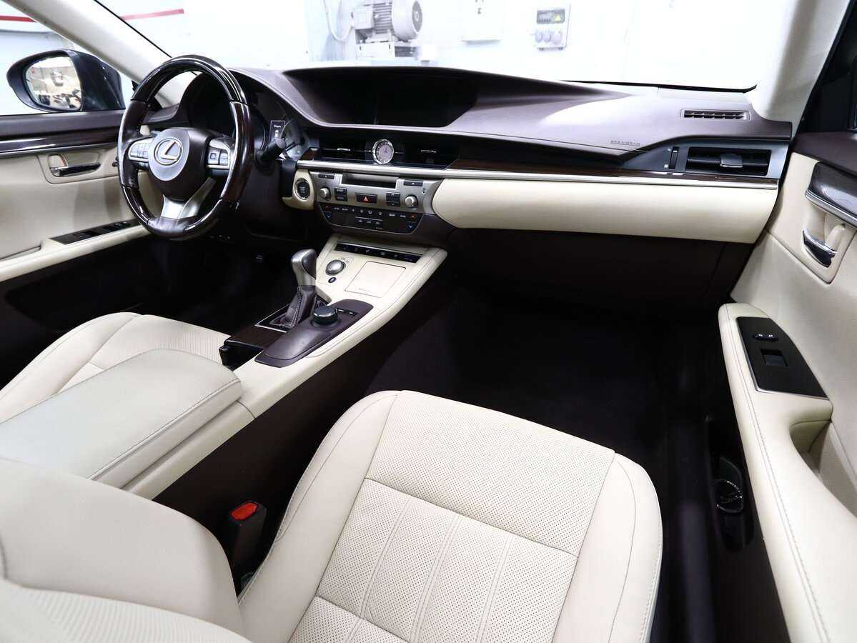Lexus ES с пробегом — 2016 год. Фото: #13