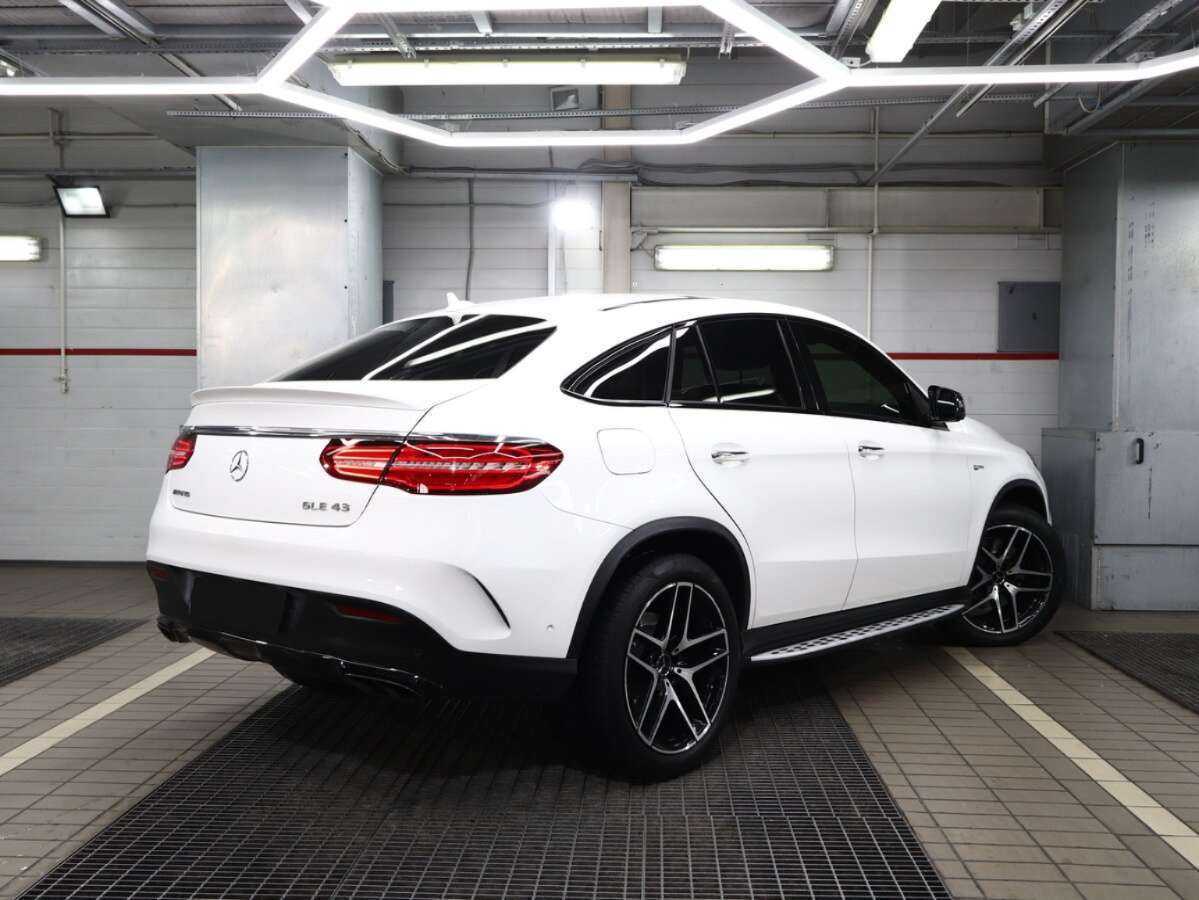 Mercedes-Benz GLE Coupe AMG с пробегом — 2017 год. Фото: #1