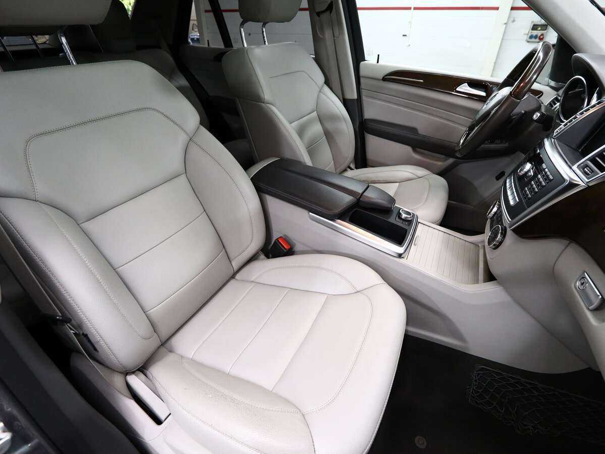 Mercedes-Benz M-Класс с пробегом — 2011 год. Фото: #10