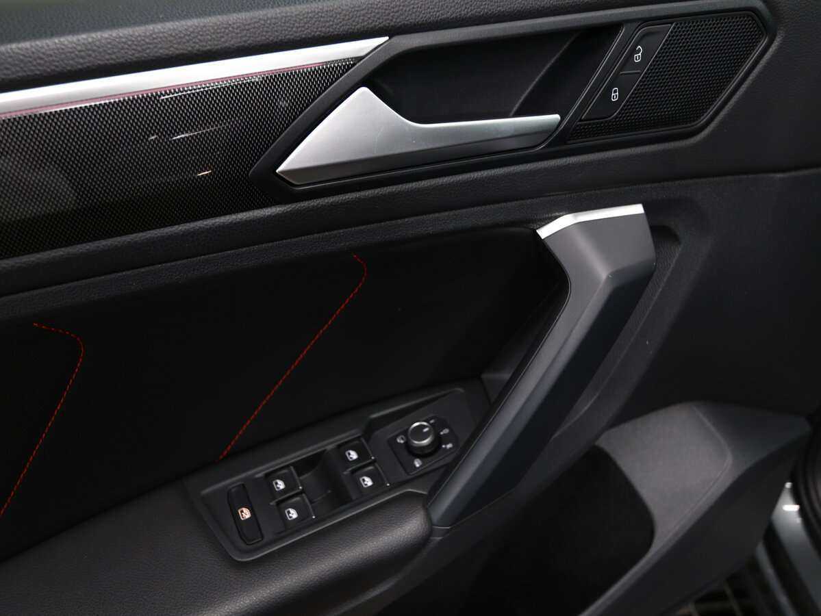Volkswagen Tiguan с пробегом — 2021 год. Фото: #6