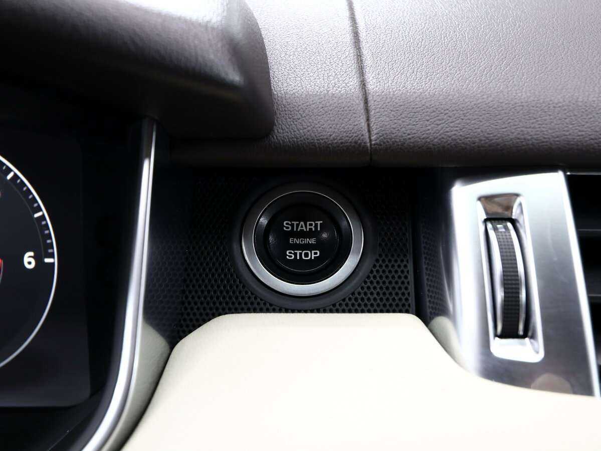 Land Rover Range Rover Sport с пробегом — 2017 год. Фото: #16