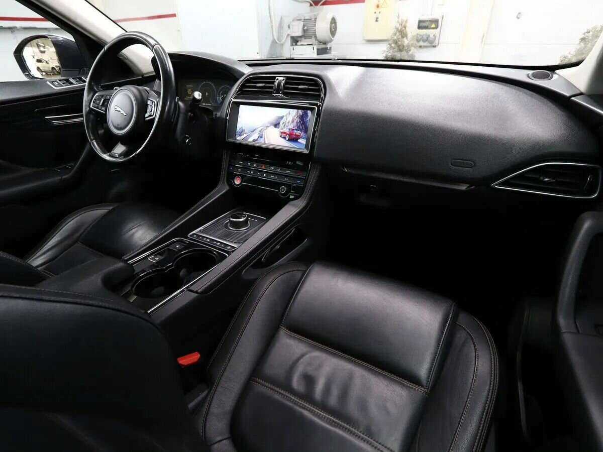 Jaguar F-Pace с пробегом — 2016 год. Фото: #19