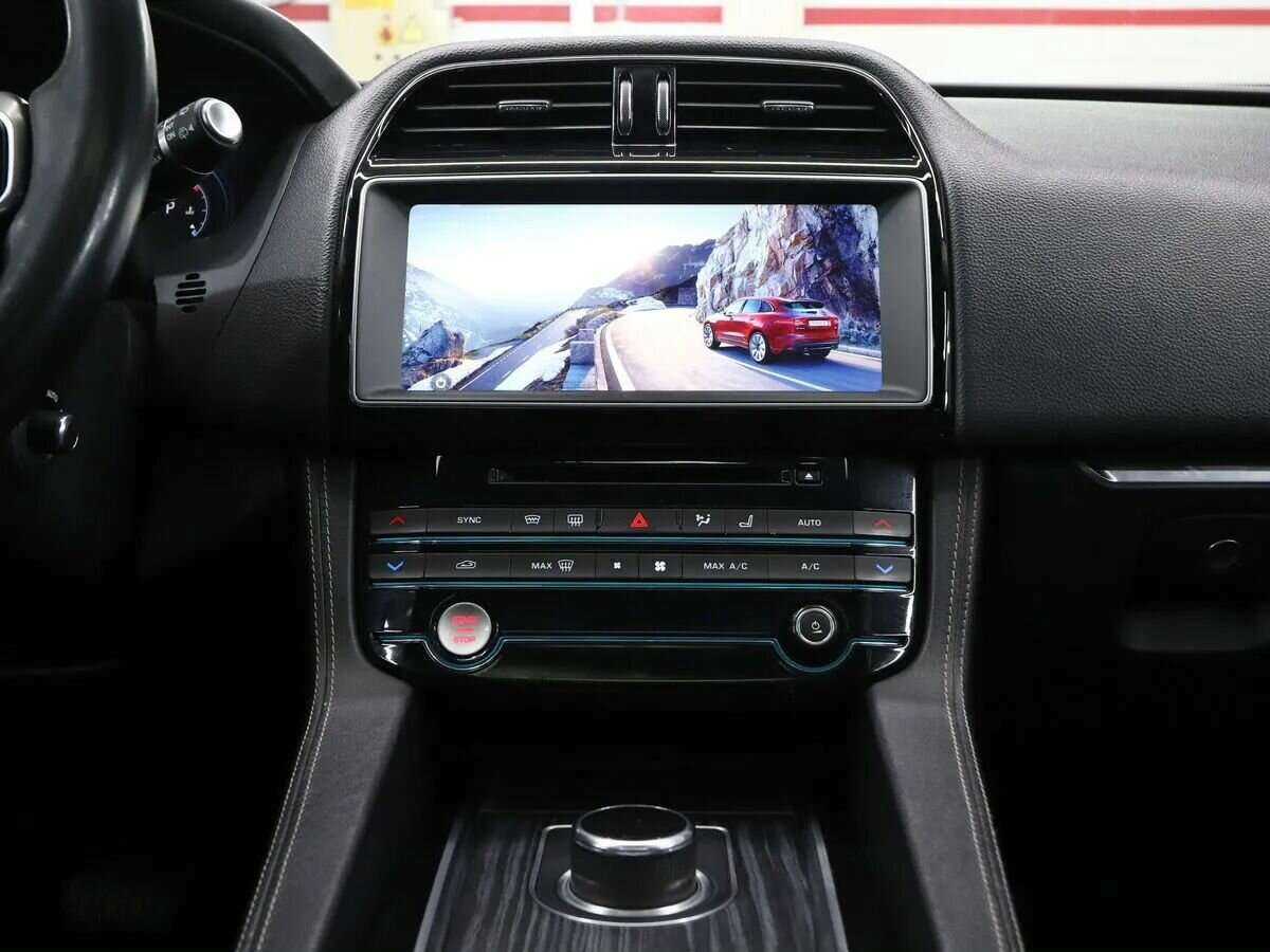 Jaguar F-Pace с пробегом — 2016 год. Фото: #24