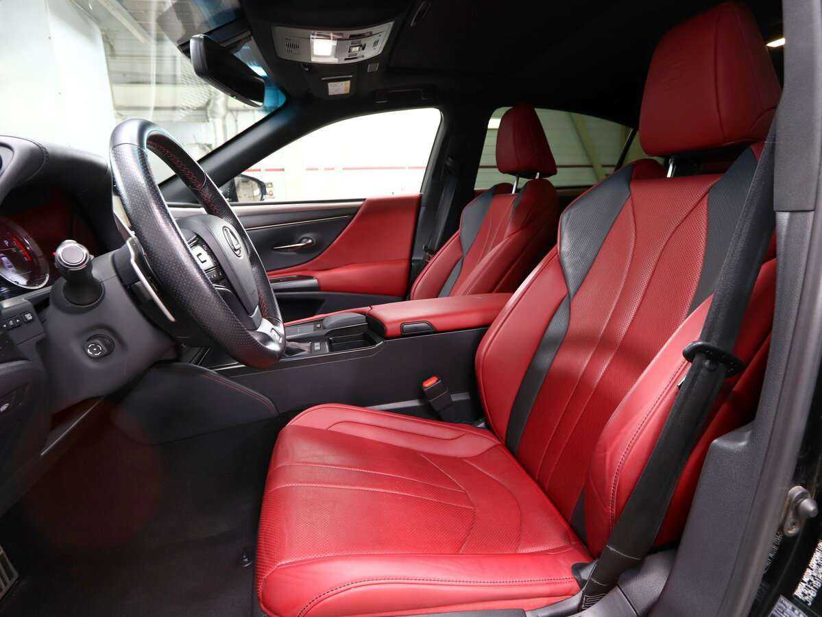 Lexus ES с пробегом — 2021 год. Фото: #5