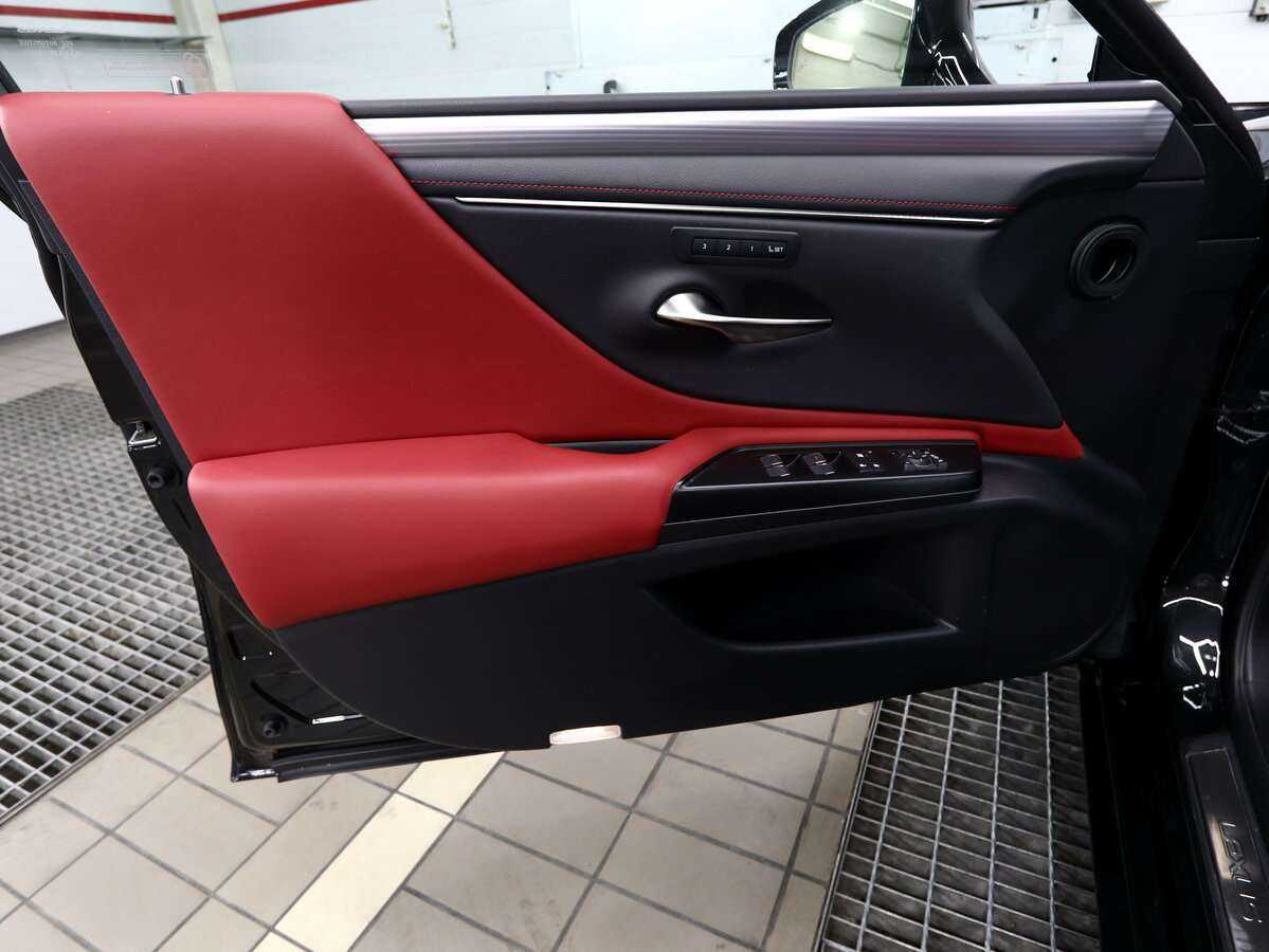 Lexus ES с пробегом — 2021 год. Фото: #7