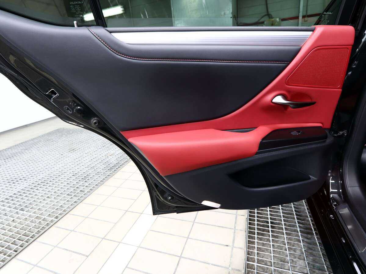 Lexus ES с пробегом — 2021 год. Фото: #10