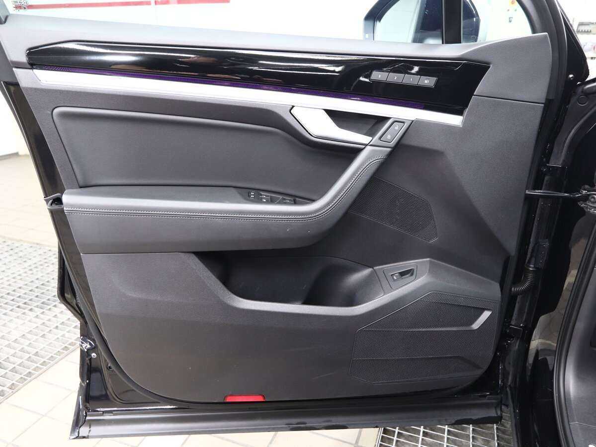 Volkswagen Touareg с пробегом — 2019 год. Фото: #6