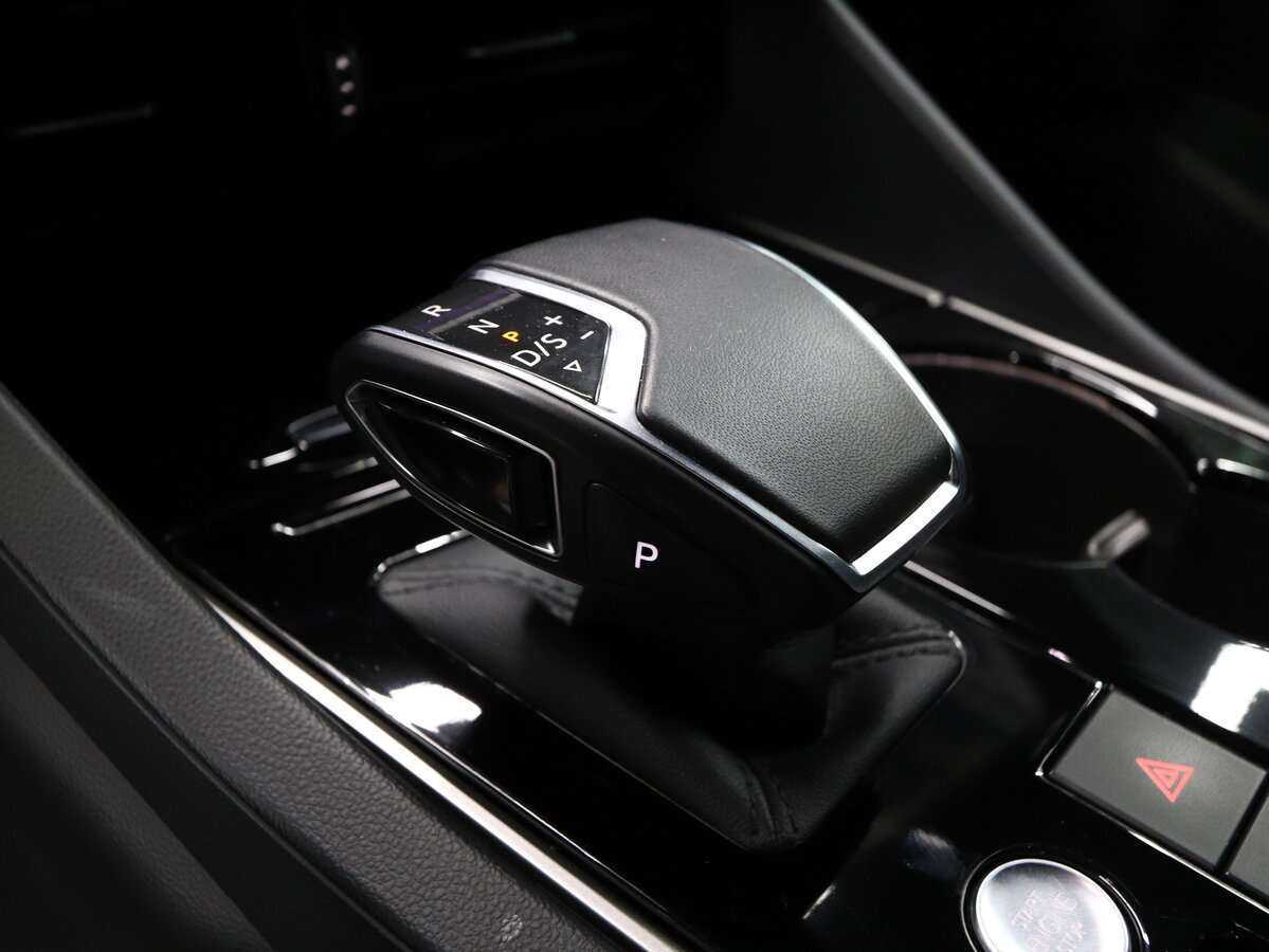 Volkswagen Touareg с пробегом — 2019 год. Фото: #9