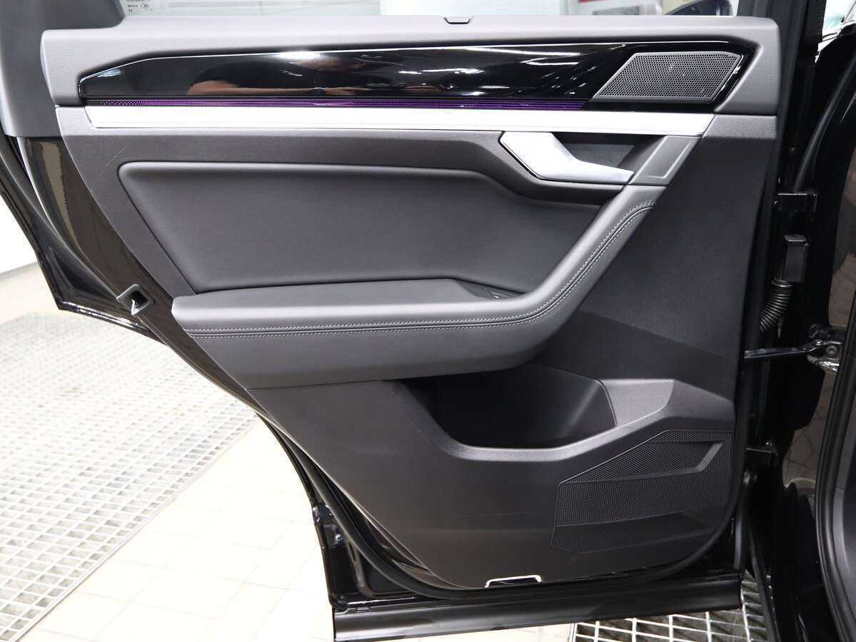 Volkswagen Touareg с пробегом — 2019 год. Фото: #10