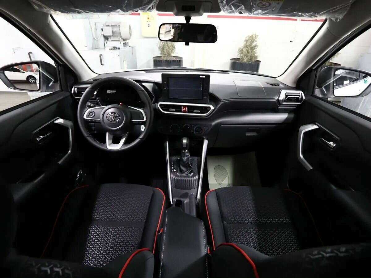 Toyota Raize с пробегом — 2023 год. Фото: #16