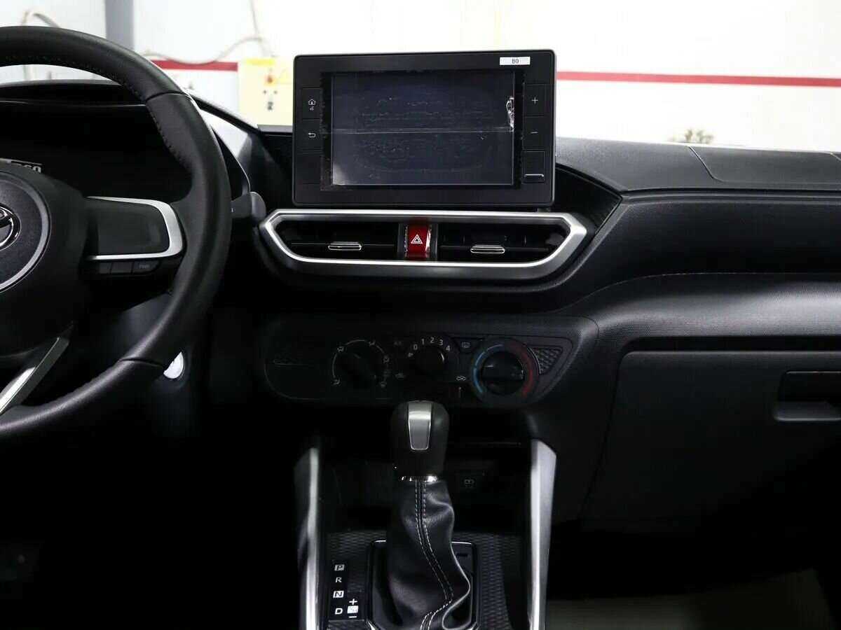 Toyota Raize с пробегом — 2023 год. Фото: #18