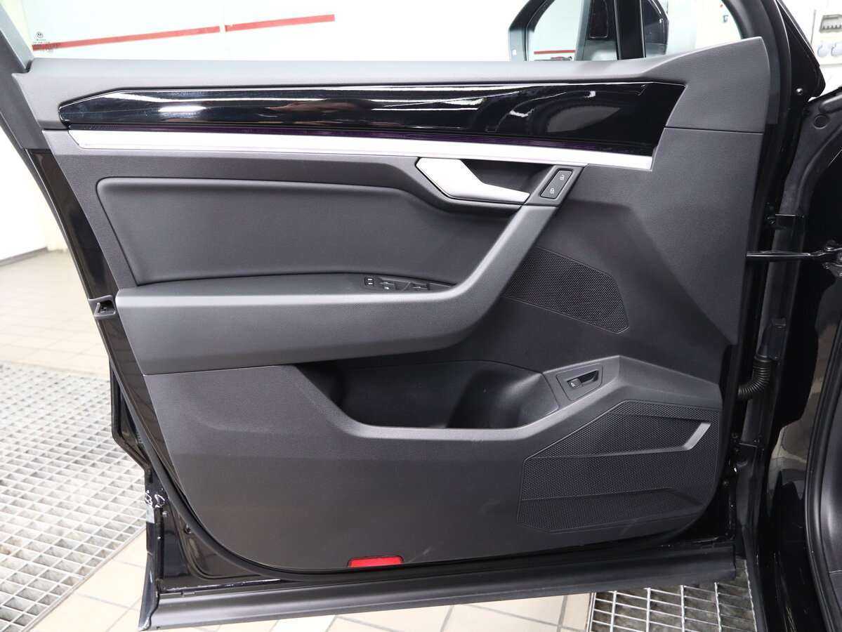 Volkswagen Touareg с пробегом — 2018 год. Фото: #7