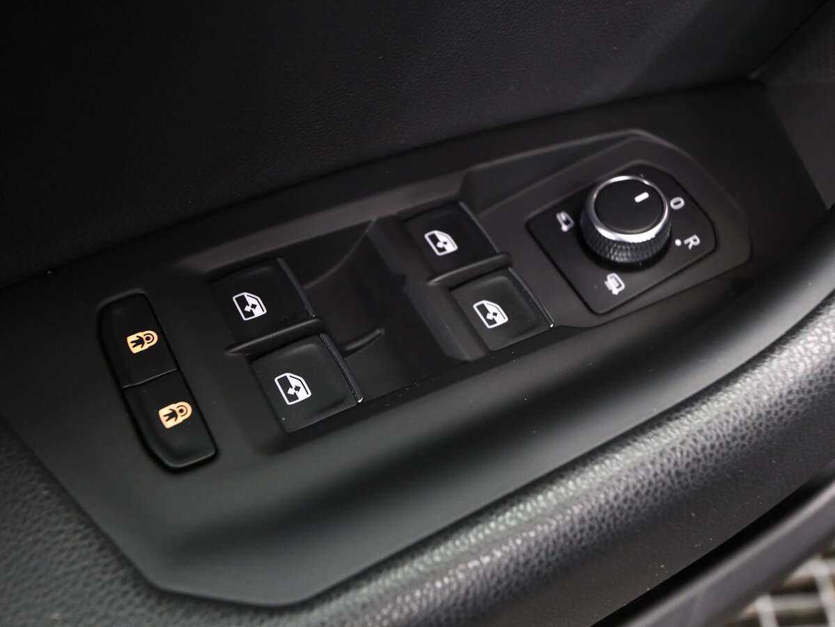 Volkswagen Touareg с пробегом — 2018 год. Фото: #8