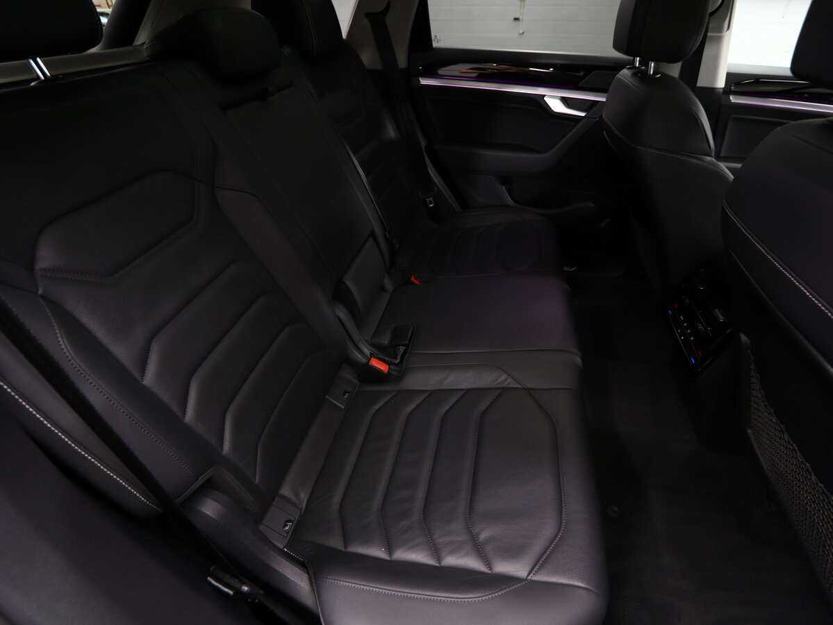 Volkswagen Touareg с пробегом — 2018 год. Фото: #15