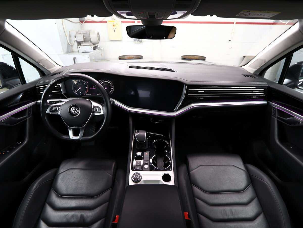 Volkswagen Touareg с пробегом — 2018 год. Фото: #17