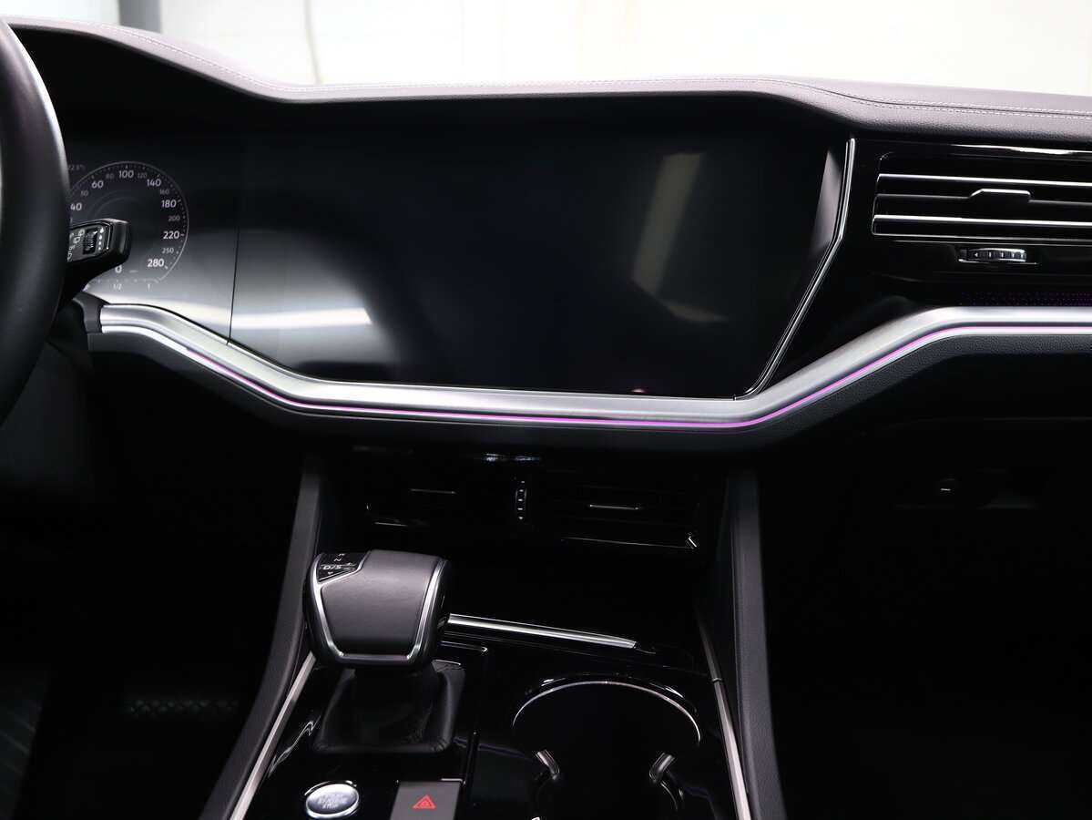 Volkswagen Touareg с пробегом — 2018 год. Фото: #20