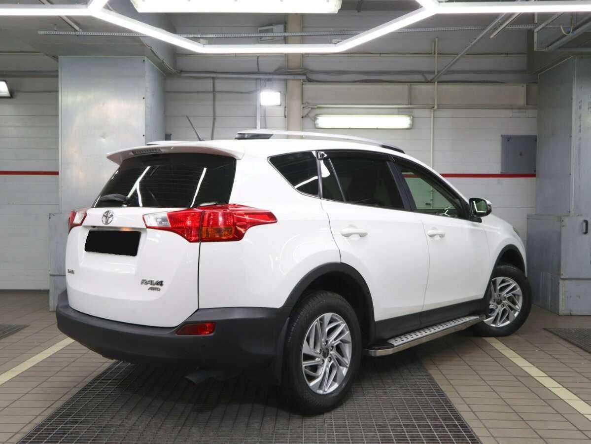 Toyota RAV4 с пробегом — 2014 год. Фото: #4