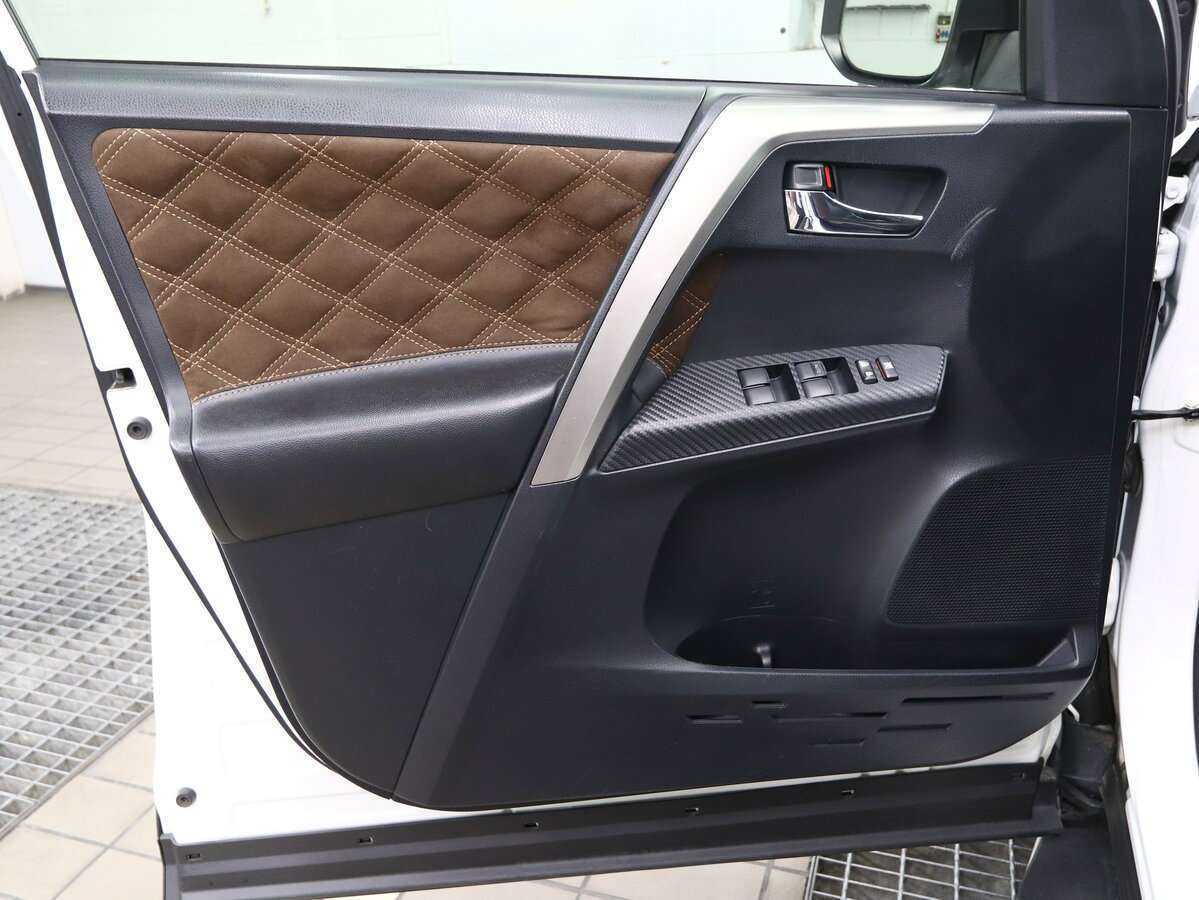 Toyota RAV4 с пробегом — 2014 год. Фото: #17