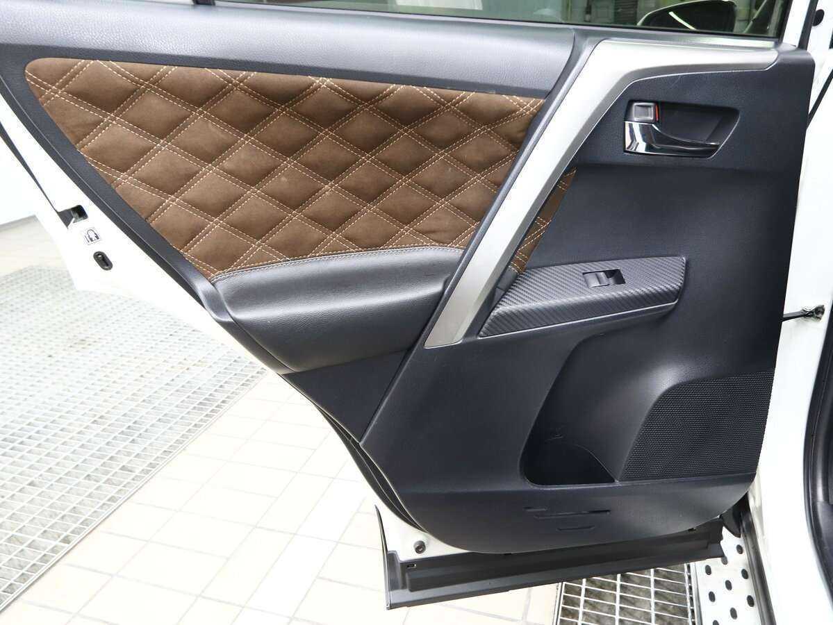 Toyota RAV4 с пробегом — 2014 год. Фото: #20