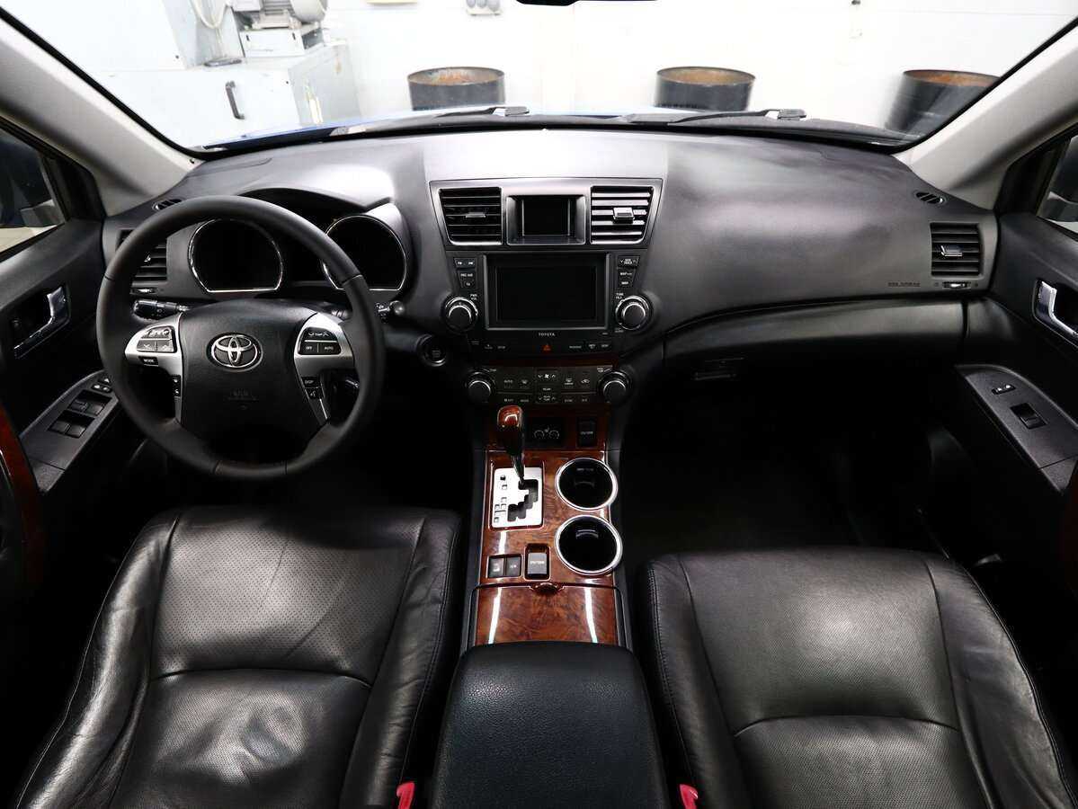 Toyota Highlander с пробегом — 2011 год. Фото: #7
