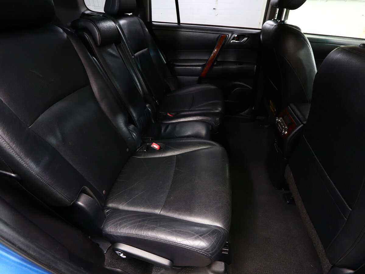 Toyota Highlander с пробегом — 2011 год. Фото: #17