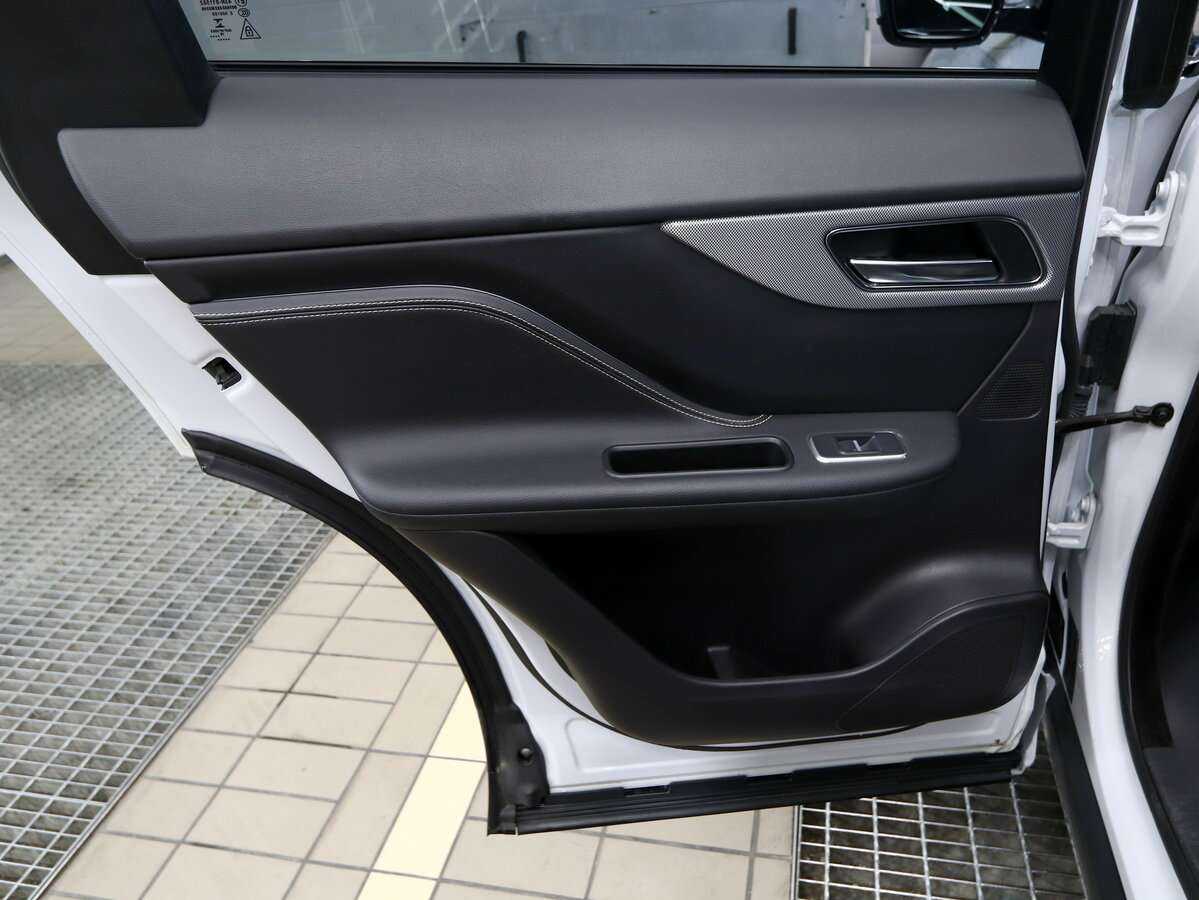 Jaguar F-Pace с пробегом — 2017 год. Фото: #10