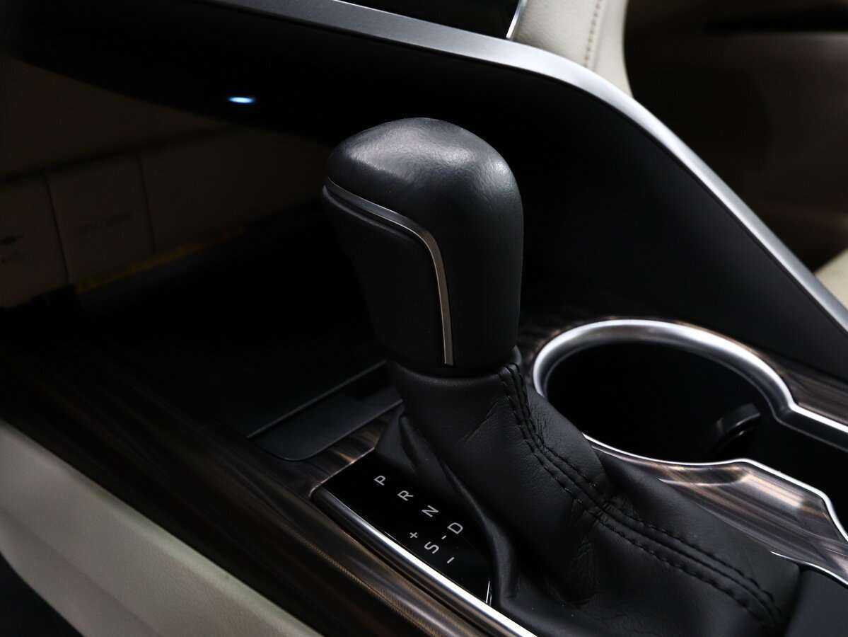 Toyota Camry с пробегом — 2021 год. Фото: #9