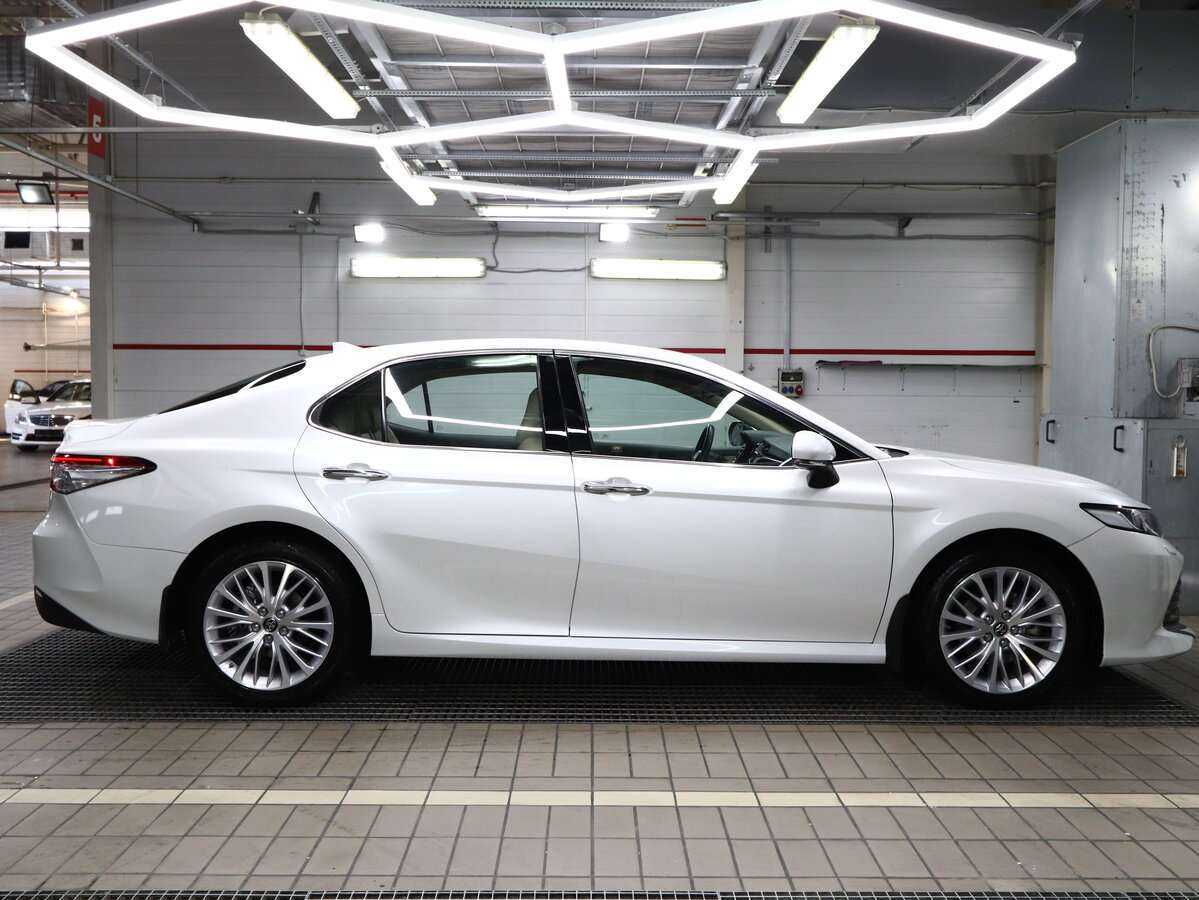 Toyota Camry с пробегом — 2021 год. Фото: #12