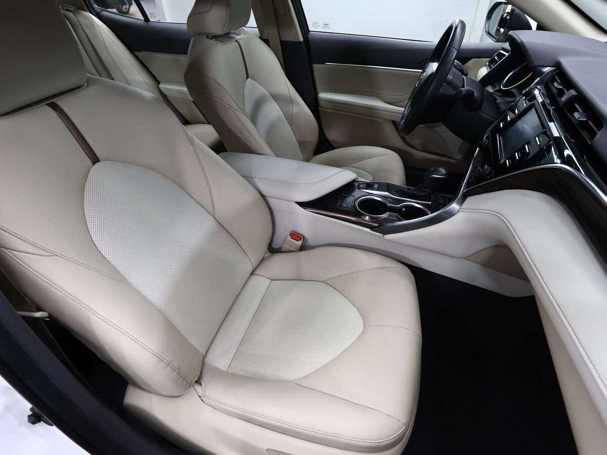 Toyota Camry с пробегом — 2021 год. Фото: #13