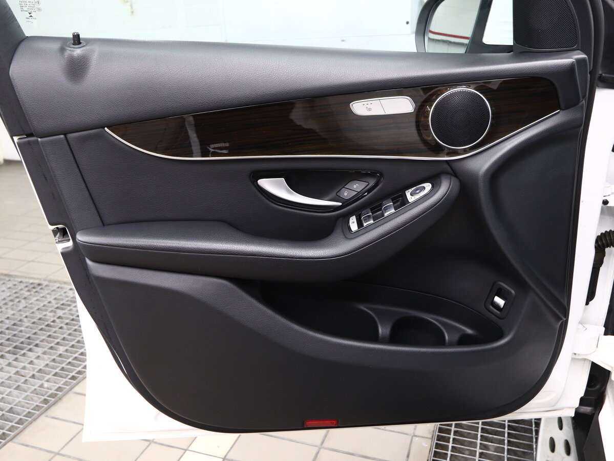 Mercedes-Benz GLC с пробегом — 2015 год. Фото: #13