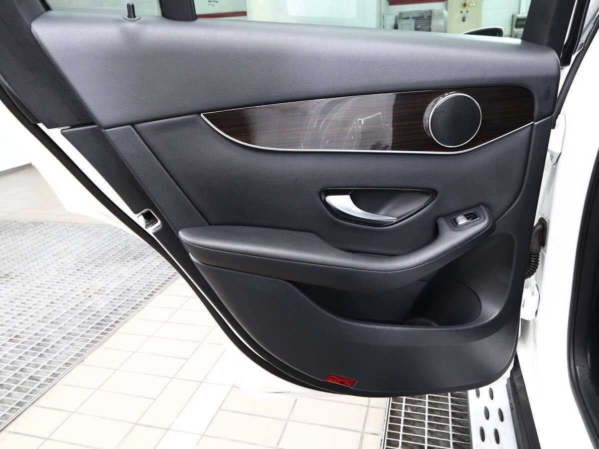 Mercedes-Benz GLC с пробегом — 2015 год. Фото: #14