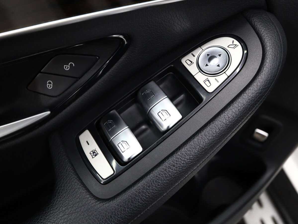 Mercedes-Benz GLC с пробегом — 2015 год. Фото: #15