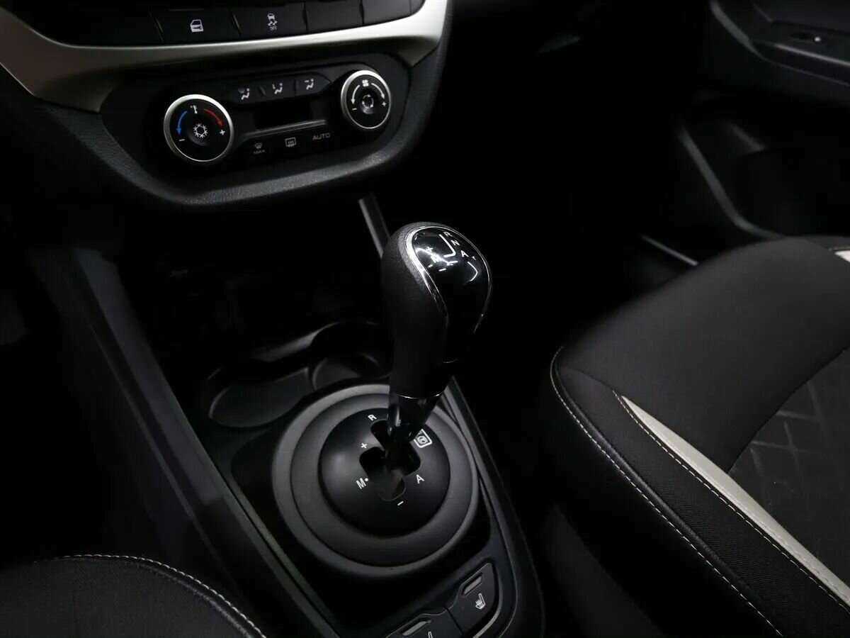 Lada (ВАЗ) Vesta с пробегом — 2018 год. Фото: #11