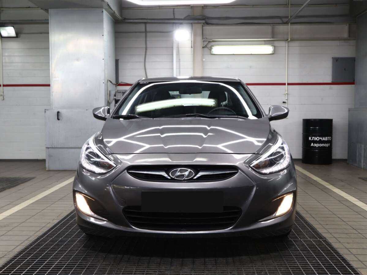 Hyundai Solaris с пробегом — 2014 год. Фото: #2