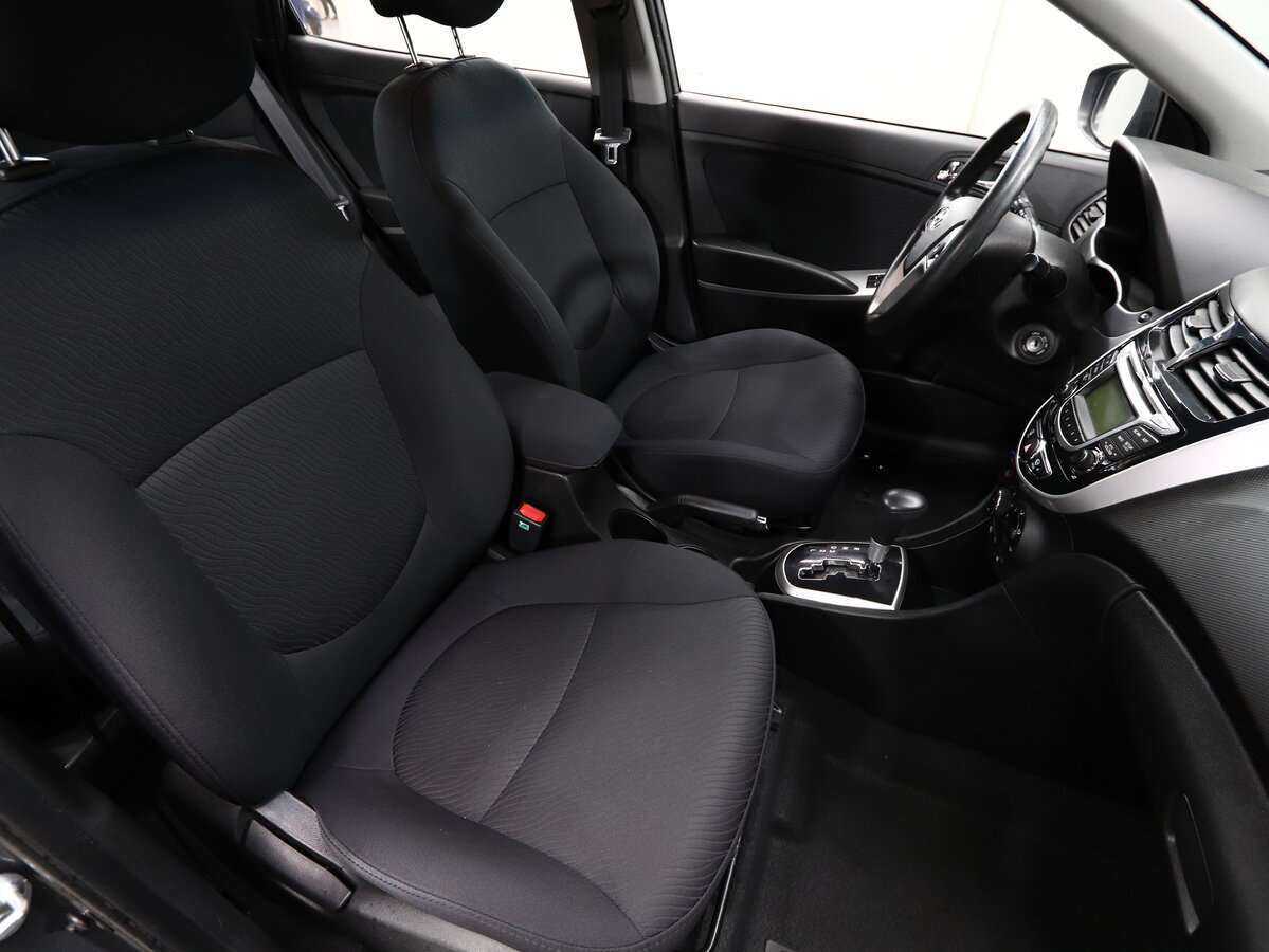 Hyundai Solaris с пробегом — 2014 год. Фото: #10