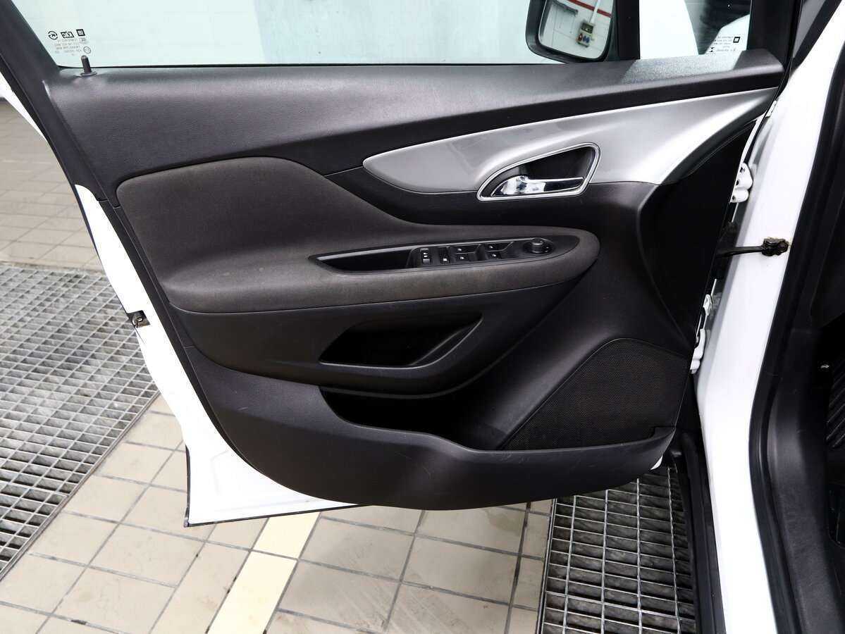 Opel Mokka с пробегом — 2013 год. Фото: #13