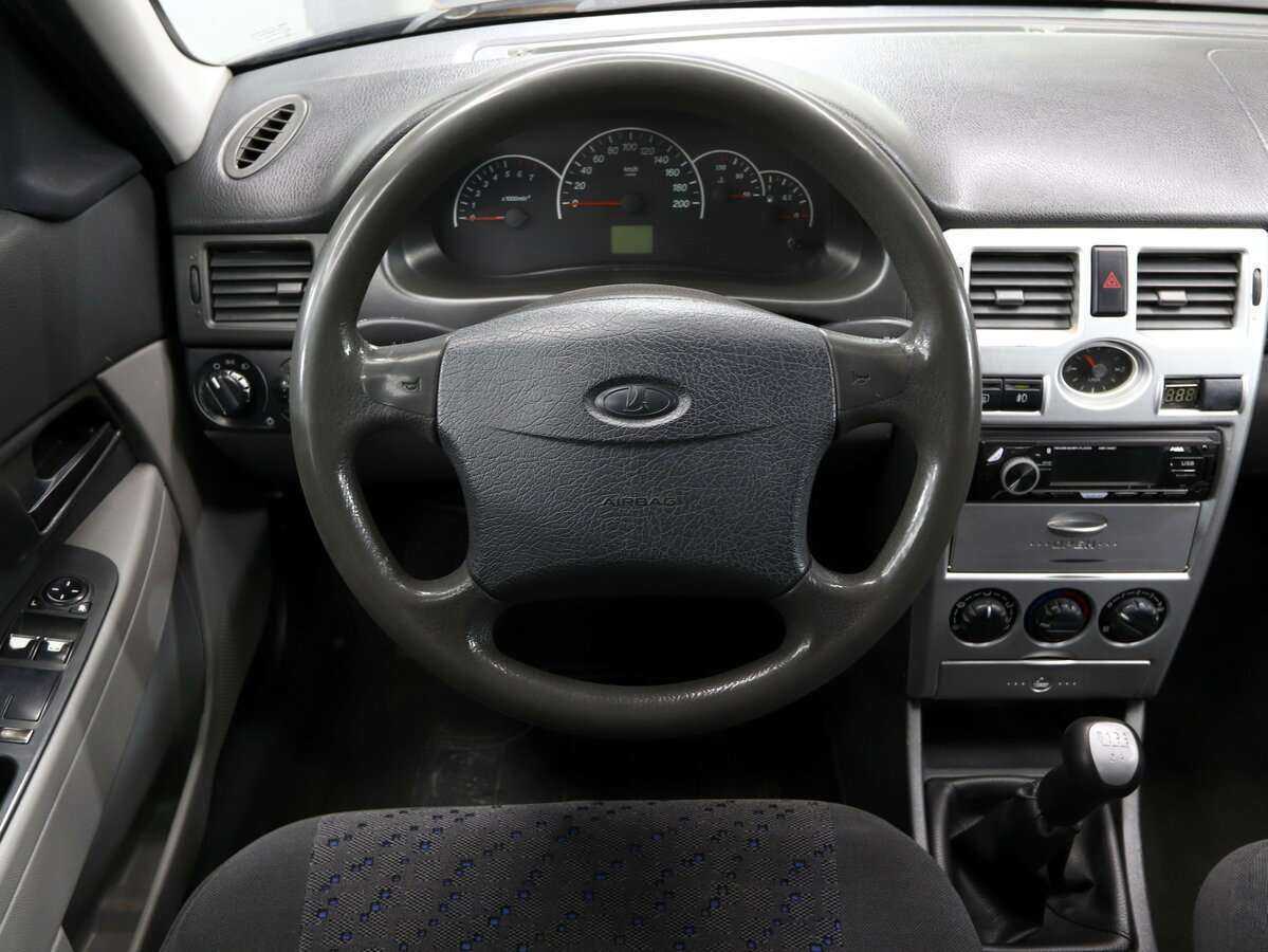 Lada (ВАЗ) Priora с пробегом — 2008 год. Фото: #16