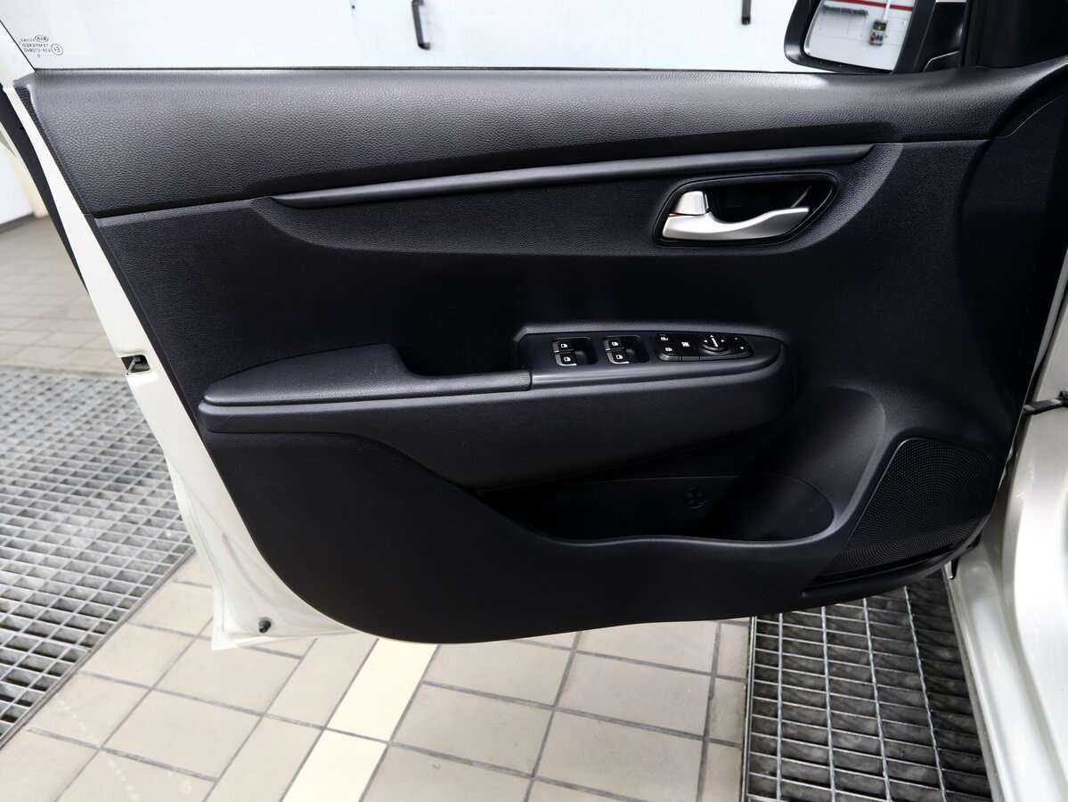 Kia Rio с пробегом — 2019 год. Фото: #13