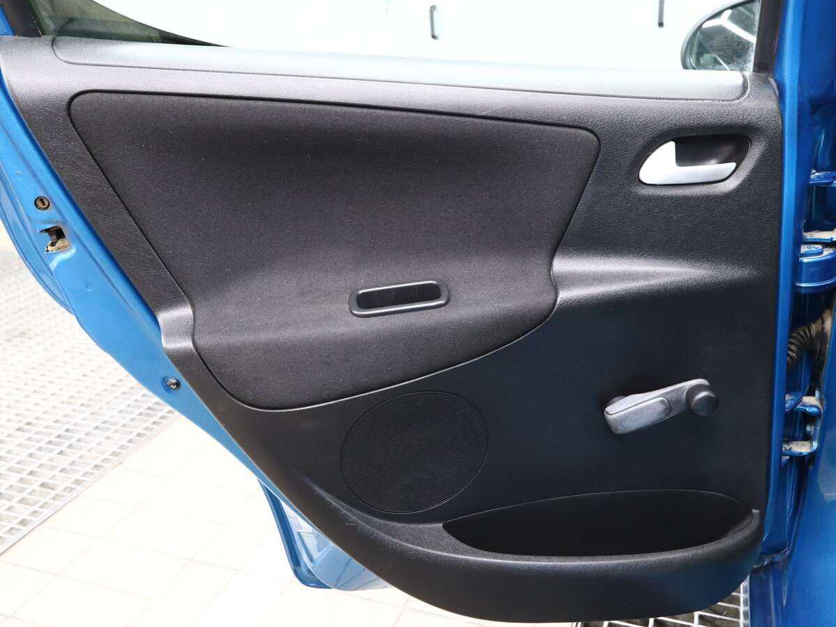 Peugeot 207 с пробегом — 2007 год. Фото: #11