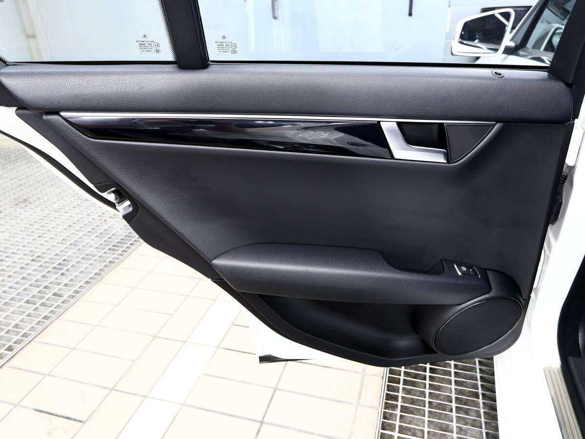 Mercedes-Benz C-Класс с пробегом — 2012 год. Фото: #10