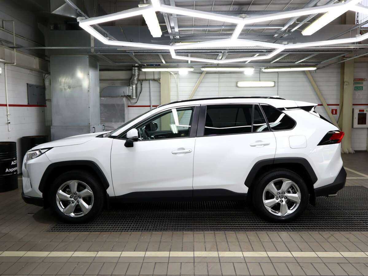 Toyota RAV4 с пробегом — 2021 год. Фото: #3