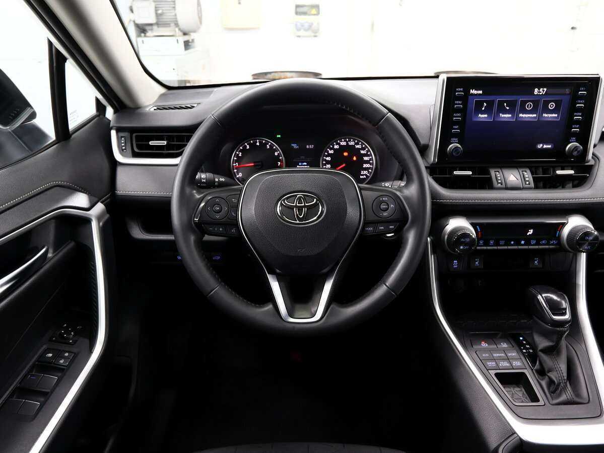 Toyota RAV4 с пробегом — 2021 год. Фото: #10