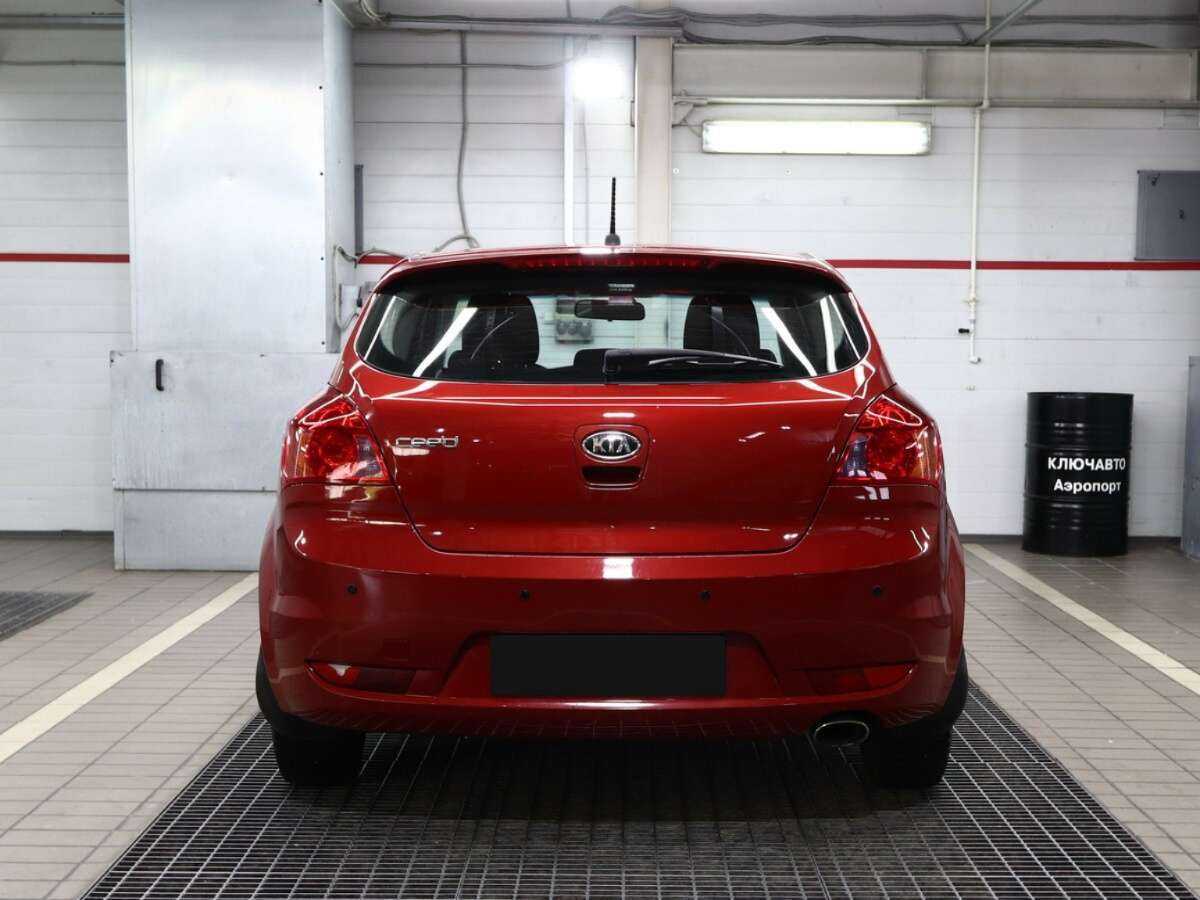 Kia Ceed с пробегом — 2010 год. Фото: #3
