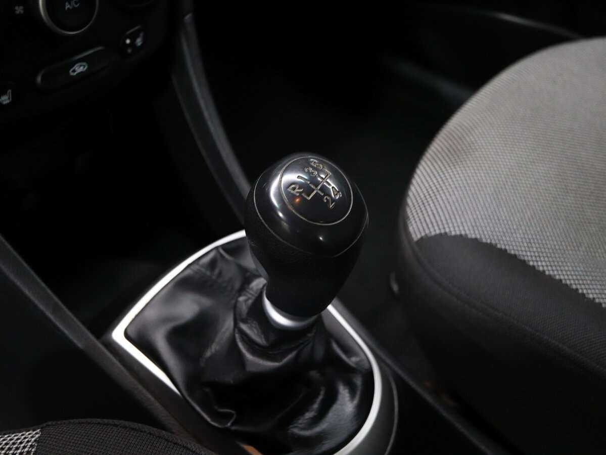 Hyundai Solaris с пробегом — 2011 год. Фото: #6